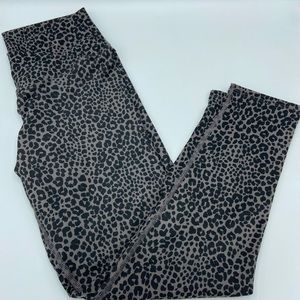 EVCR Leopard Full Length Leggings Yoga Pants Size Medium Evolution and Creation